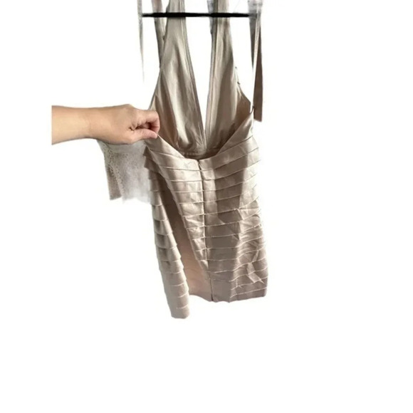 BCBGMaxazria halter Deep V-Neck Backless Pleated Mini Dress Size 4 - Picture 2 of 6